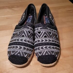 Skechers Black and Gray Patterned Women's Shoes